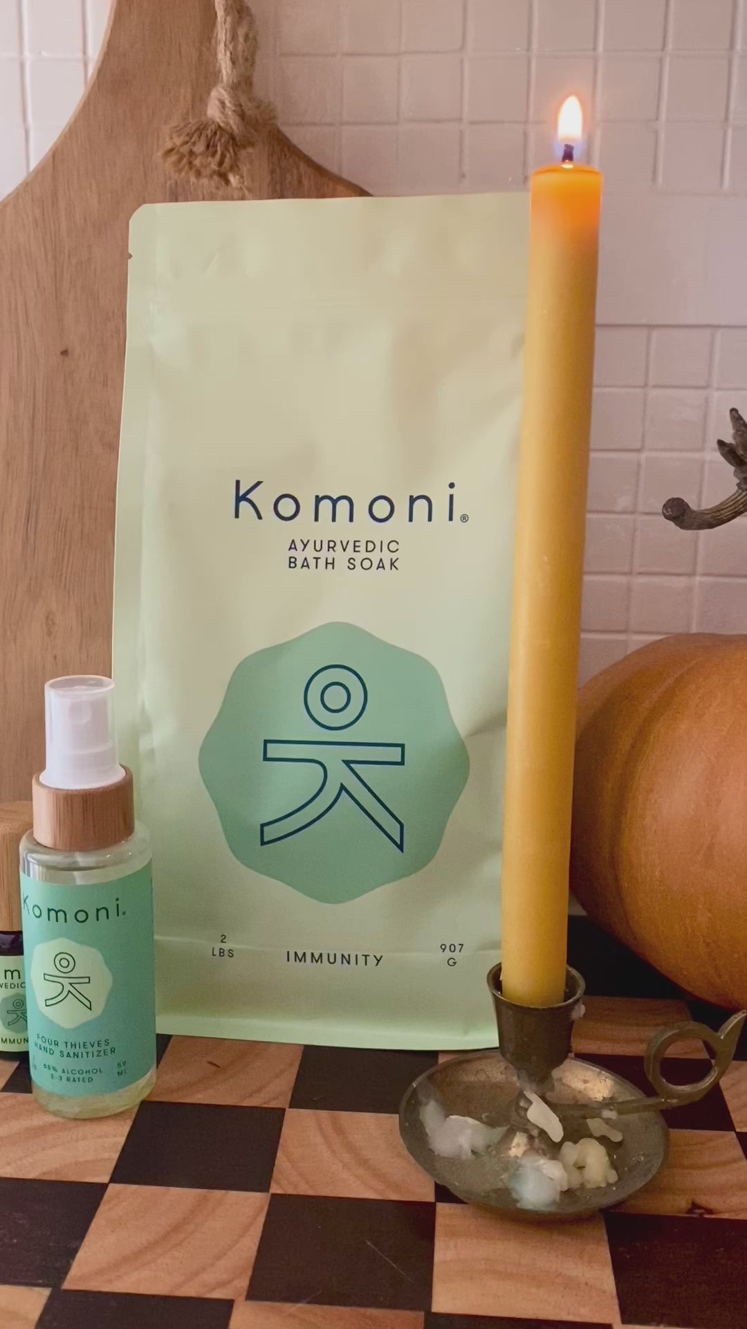 A natural life video introducing the IMMUNITY ayurvedic blend of pure essential oils and some the self care products of Komoni where you can find it.